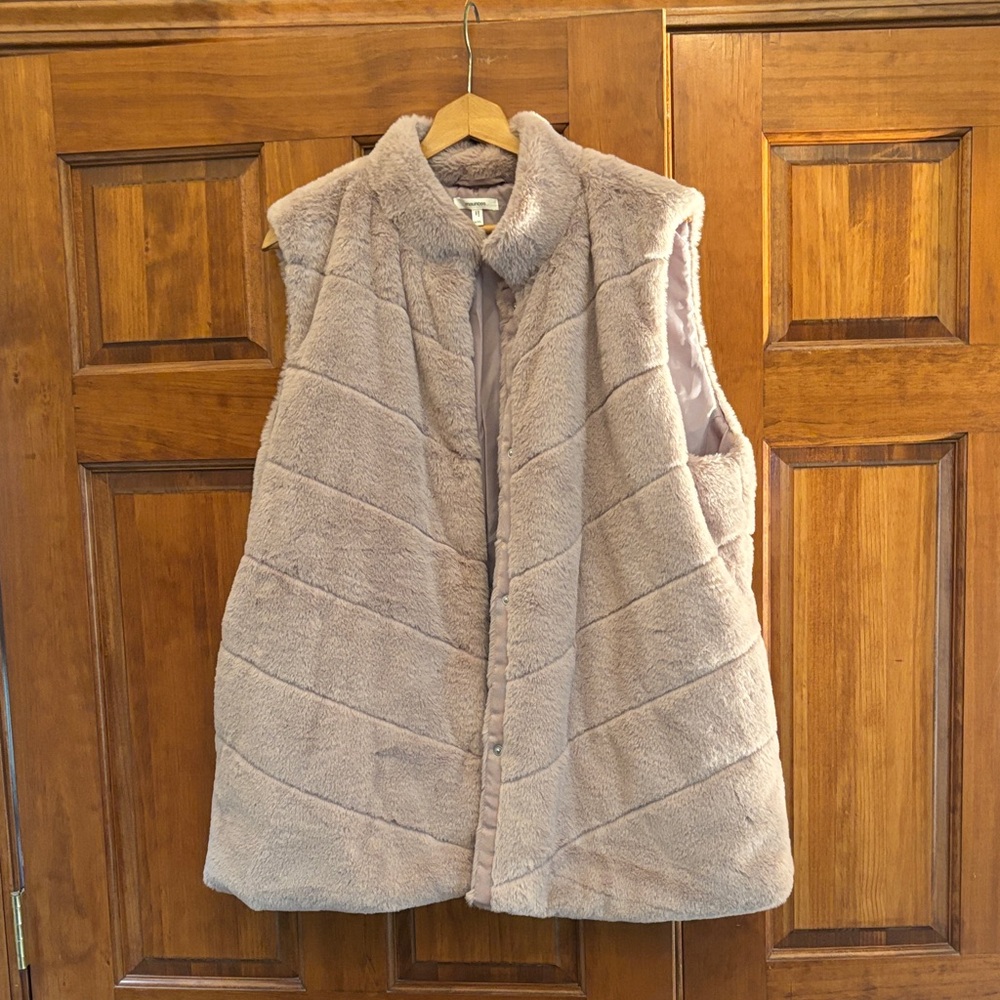 Maurices Neutral Plush Faux Fur Sleeveless Vest in Light Taupe